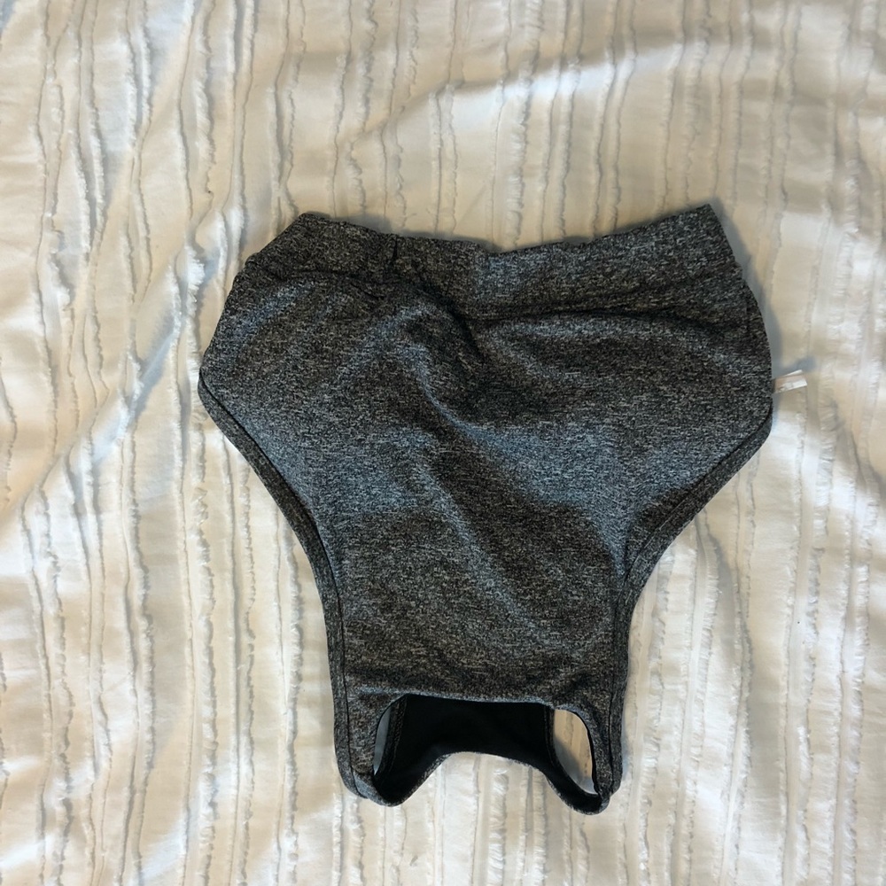 Chestee sports bra